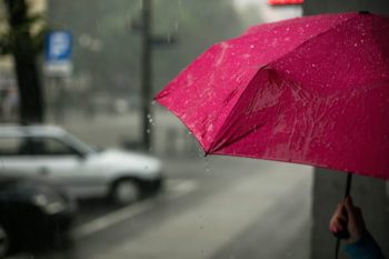 Supporting-customers-erik-witsoe-mODxn7mOzms-unsplash